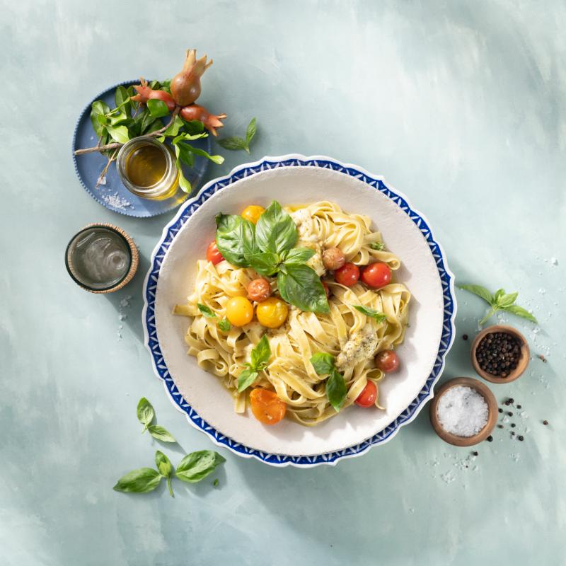 Mediterranean pasta with cherry tomatoes and mini mozzarella 