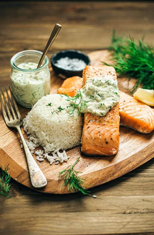 Salmon Fillets on the grill  with leeks- creamy sauce