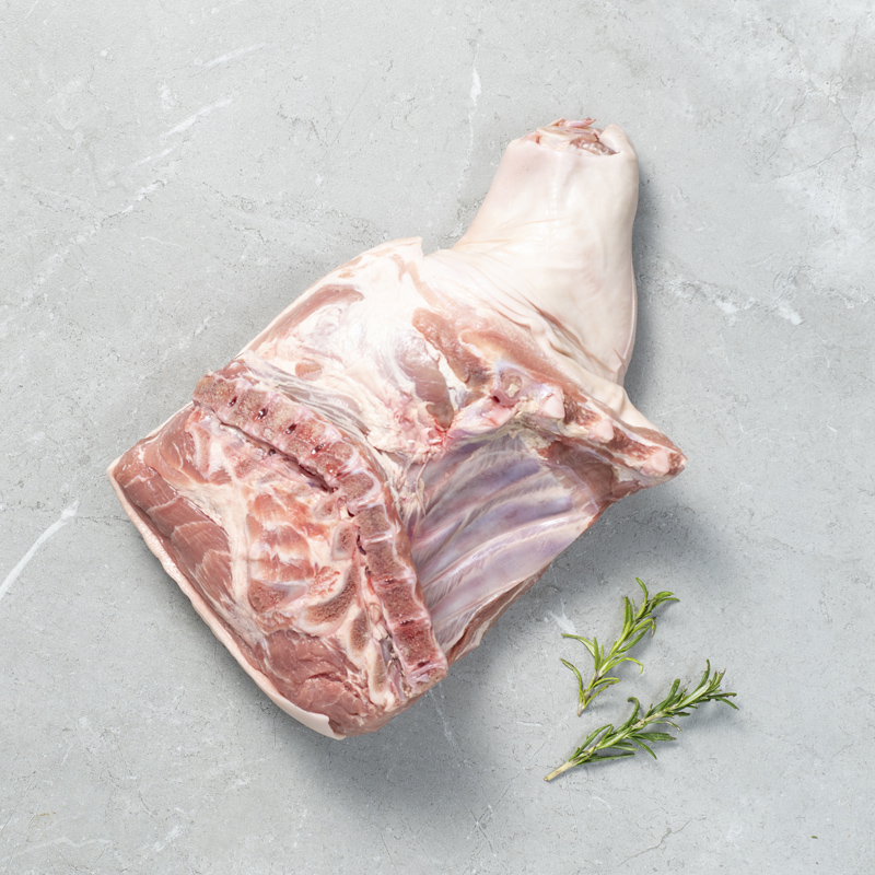 Suckling pig forequarter 3200g Suckling pig forequarter 3200g
